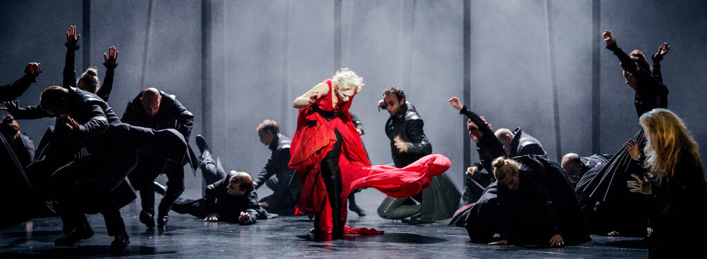 Photograph from Roberto Devereux - lighting design by Matthew Haskins