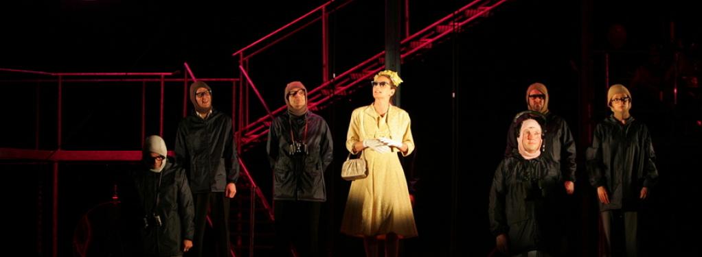 Photograph from Tristan and Yseult (2005-6) - lighting design by Alex Wardle