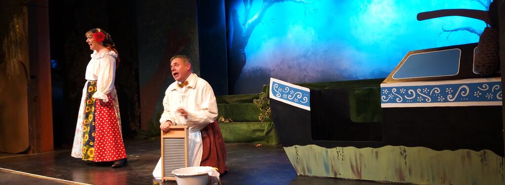 Photograph from Wind in the Willows - lighting design by Andrew Pegrum