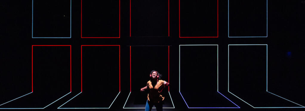 Photograph from Love and Information - lighting design by Bainesey293