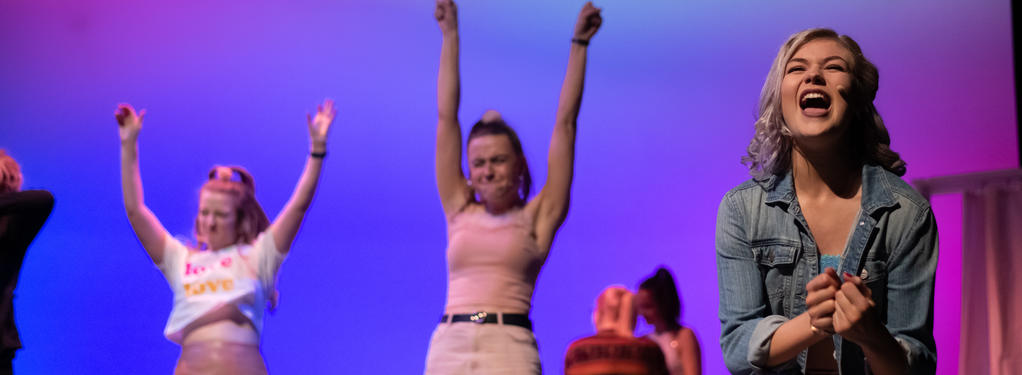 Photograph from Legally Blonde the Musical - lighting design by nathanbillis