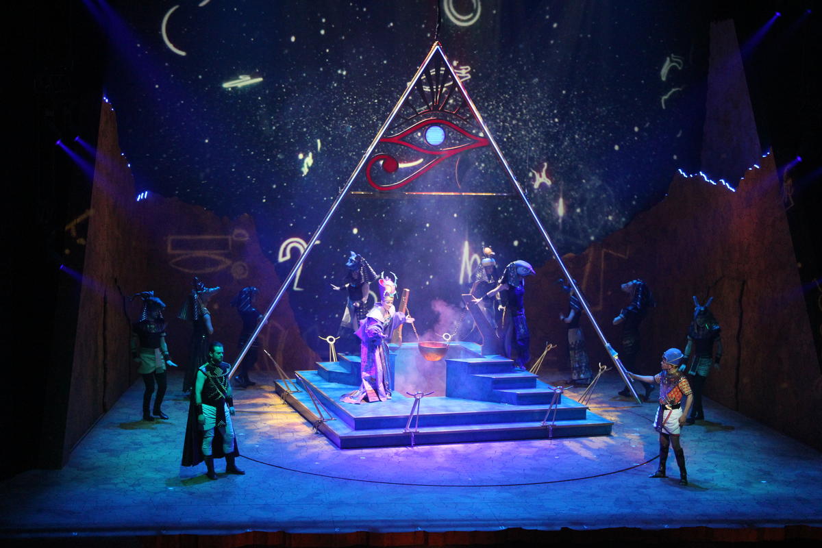 Photograph from Moses - lighting design by Michael Grundner