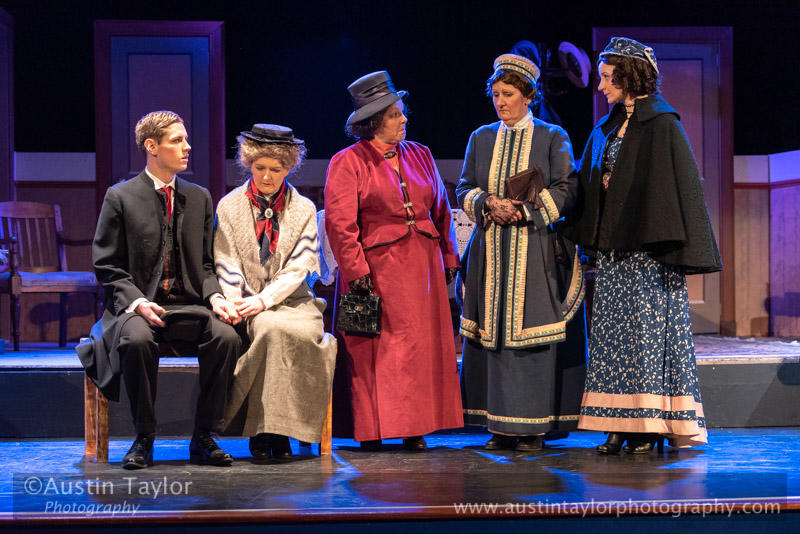Photograph from I Remember Mama - lighting design by keithmson