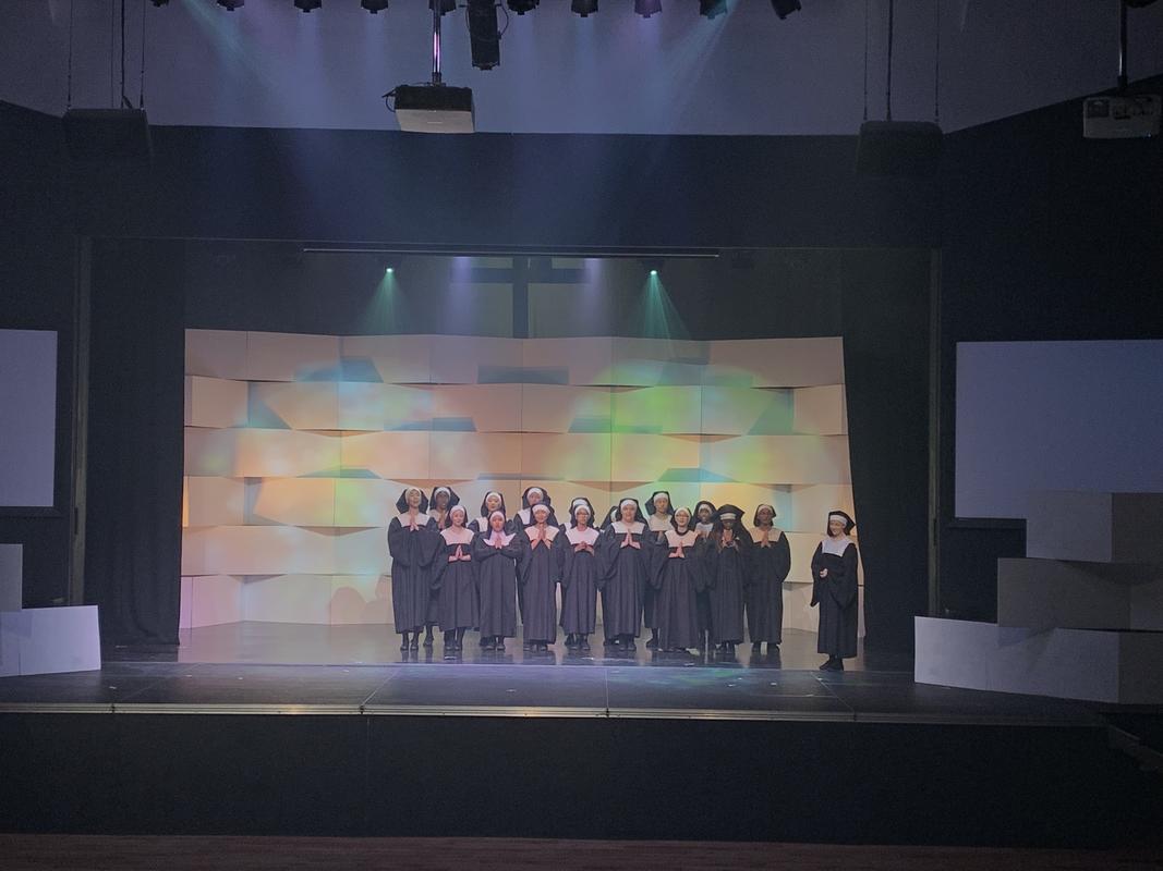 Photograph from Sister Act - lighting design by FaintVlogger
