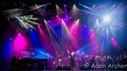 Photograph from Elaine Paige &amp; Philharmoic Orchestra - lighting design by Archer