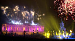 Photograph from Her Majesty the Queen&#039;s Golden Jubilee - lighting design by Durham Marenghi