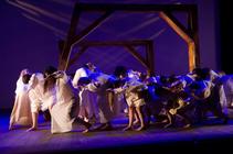 Photograph from Gulliver&#039;s Travels - lighting design by James McFetridge
